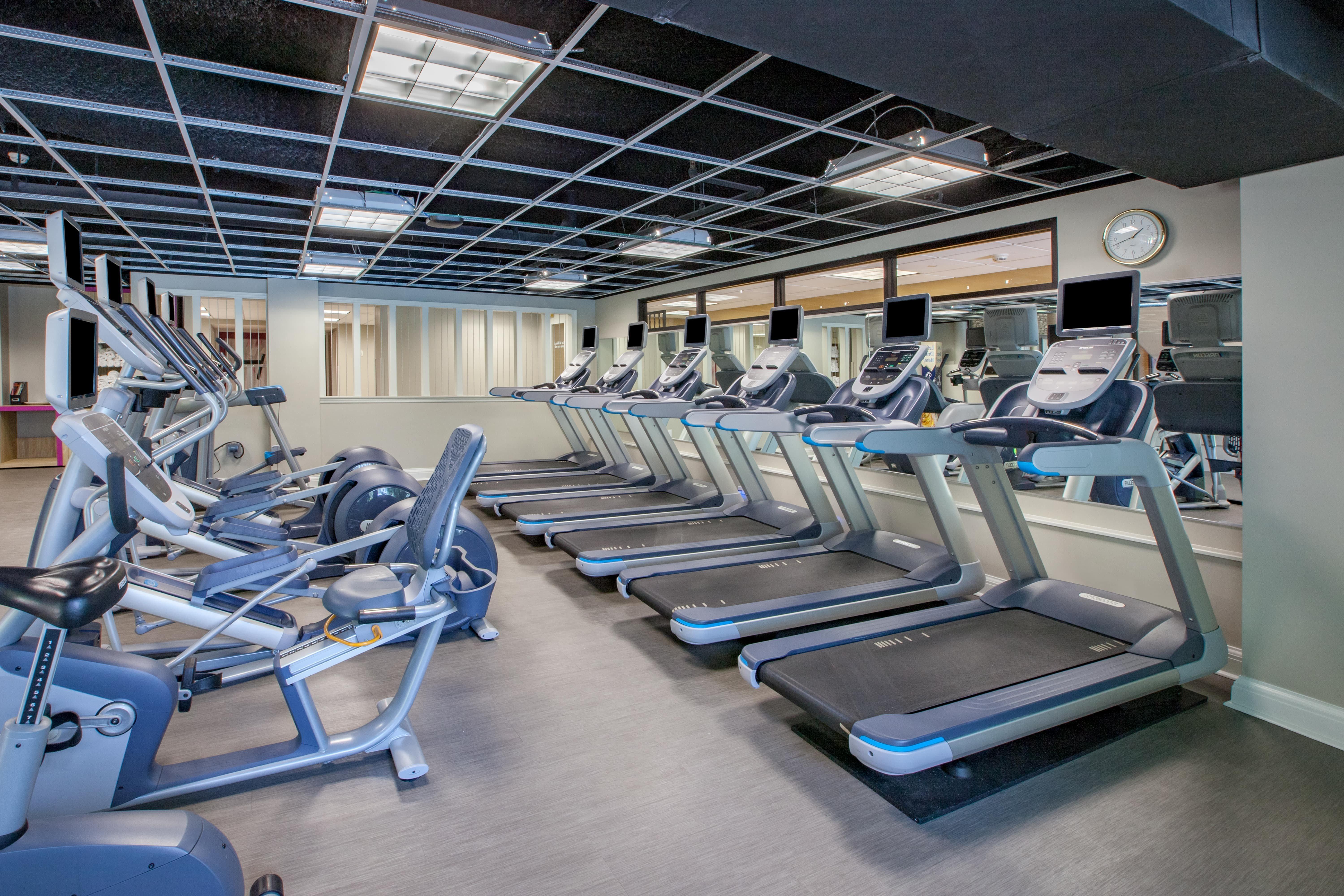 Crowne Plaza Louisville Airport Expo Ctr By Ihg Екстериор снимка