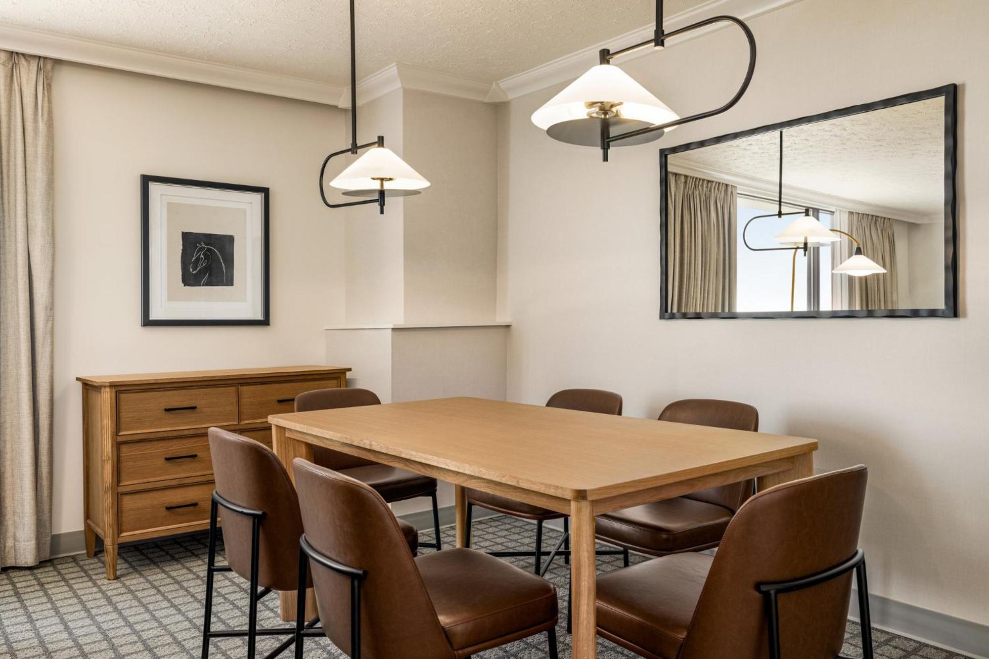 Crowne Plaza Louisville Airport Expo Ctr By Ihg Екстериор снимка