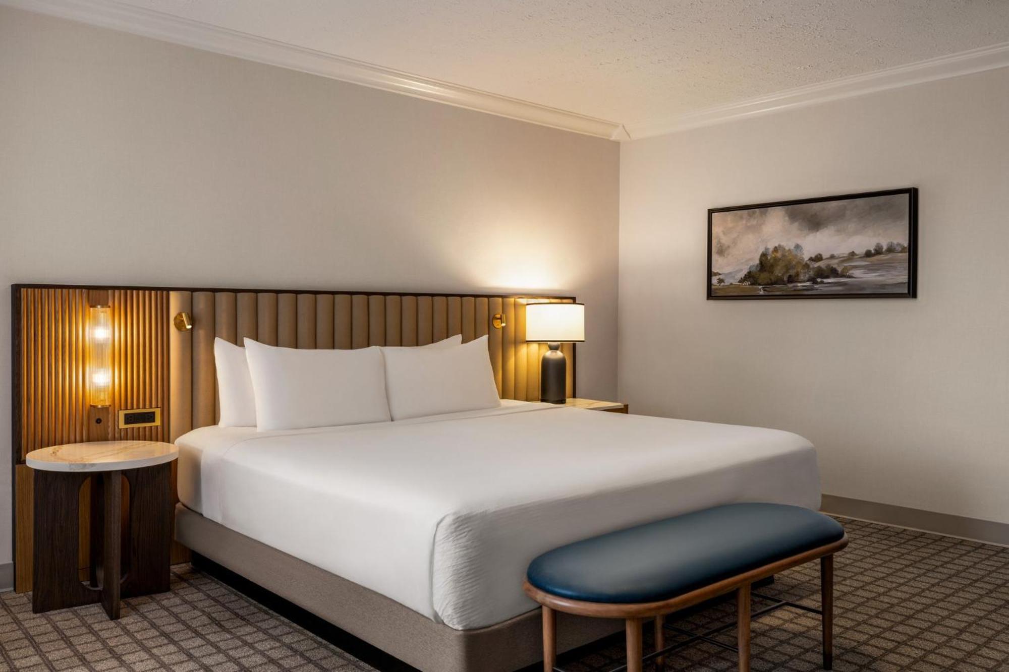 Crowne Plaza Louisville Airport Expo Ctr By Ihg Екстериор снимка