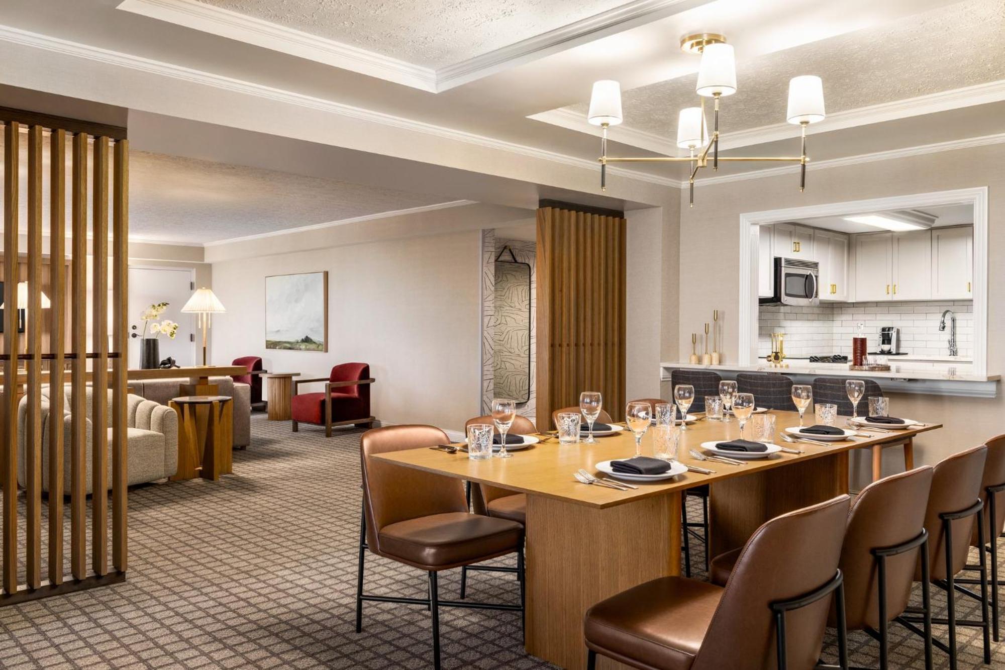 Crowne Plaza Louisville Airport Expo Ctr By Ihg Екстериор снимка