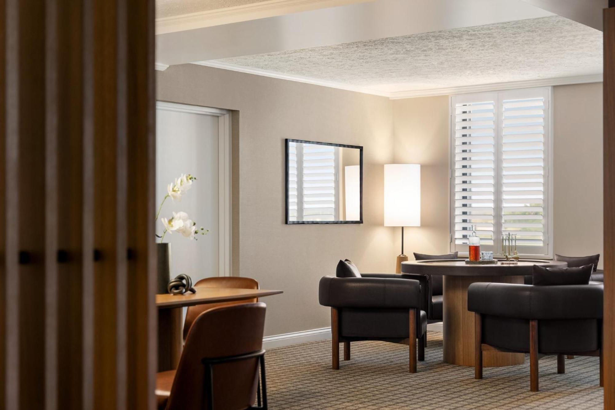 Crowne Plaza Louisville Airport Expo Ctr By Ihg Екстериор снимка