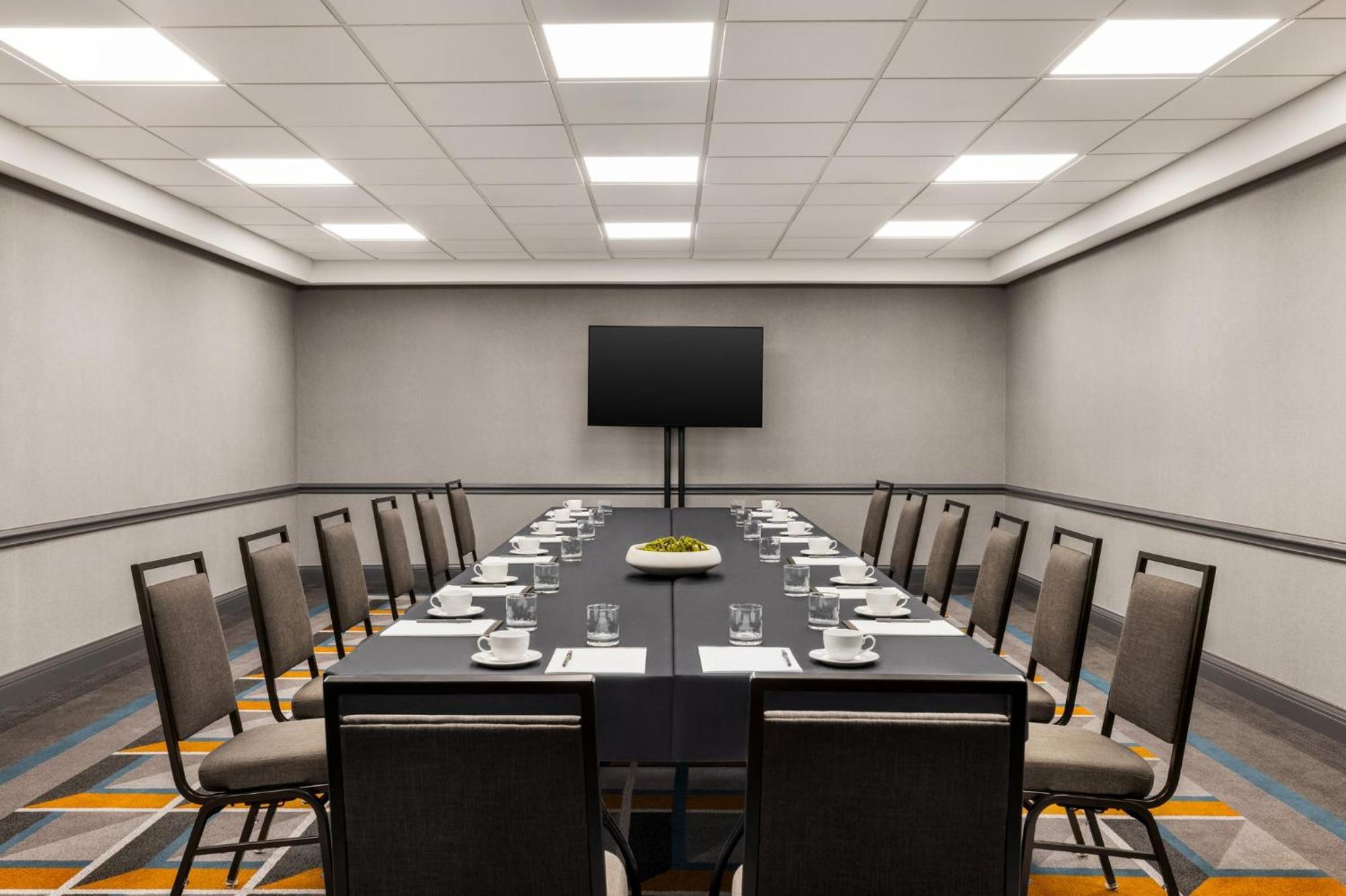 Crowne Plaza Louisville Airport Expo Ctr By Ihg Екстериор снимка