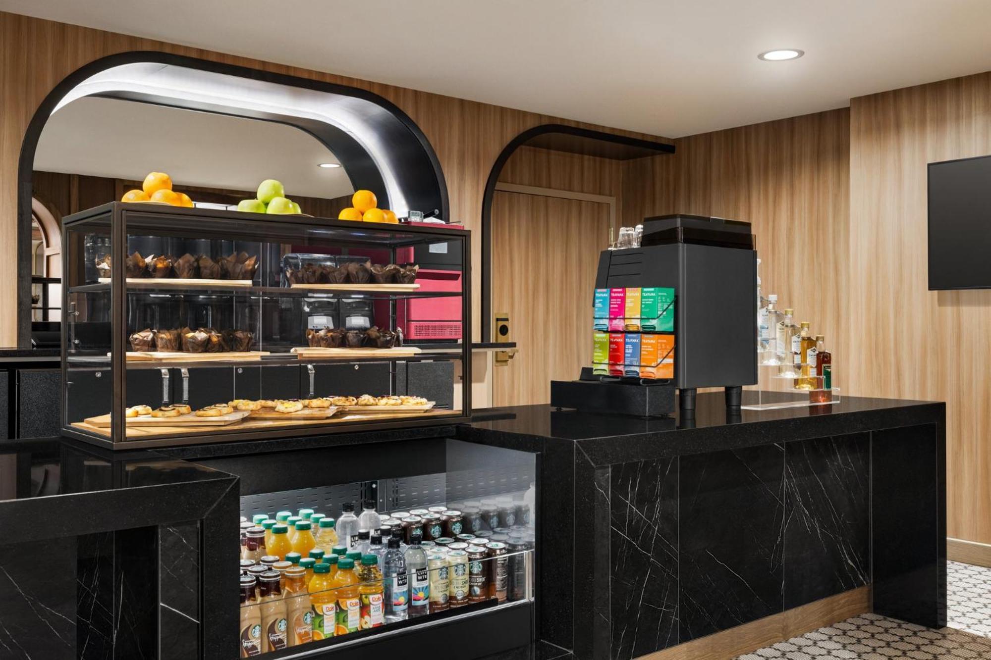 Crowne Plaza Louisville Airport Expo Ctr By Ihg Екстериор снимка