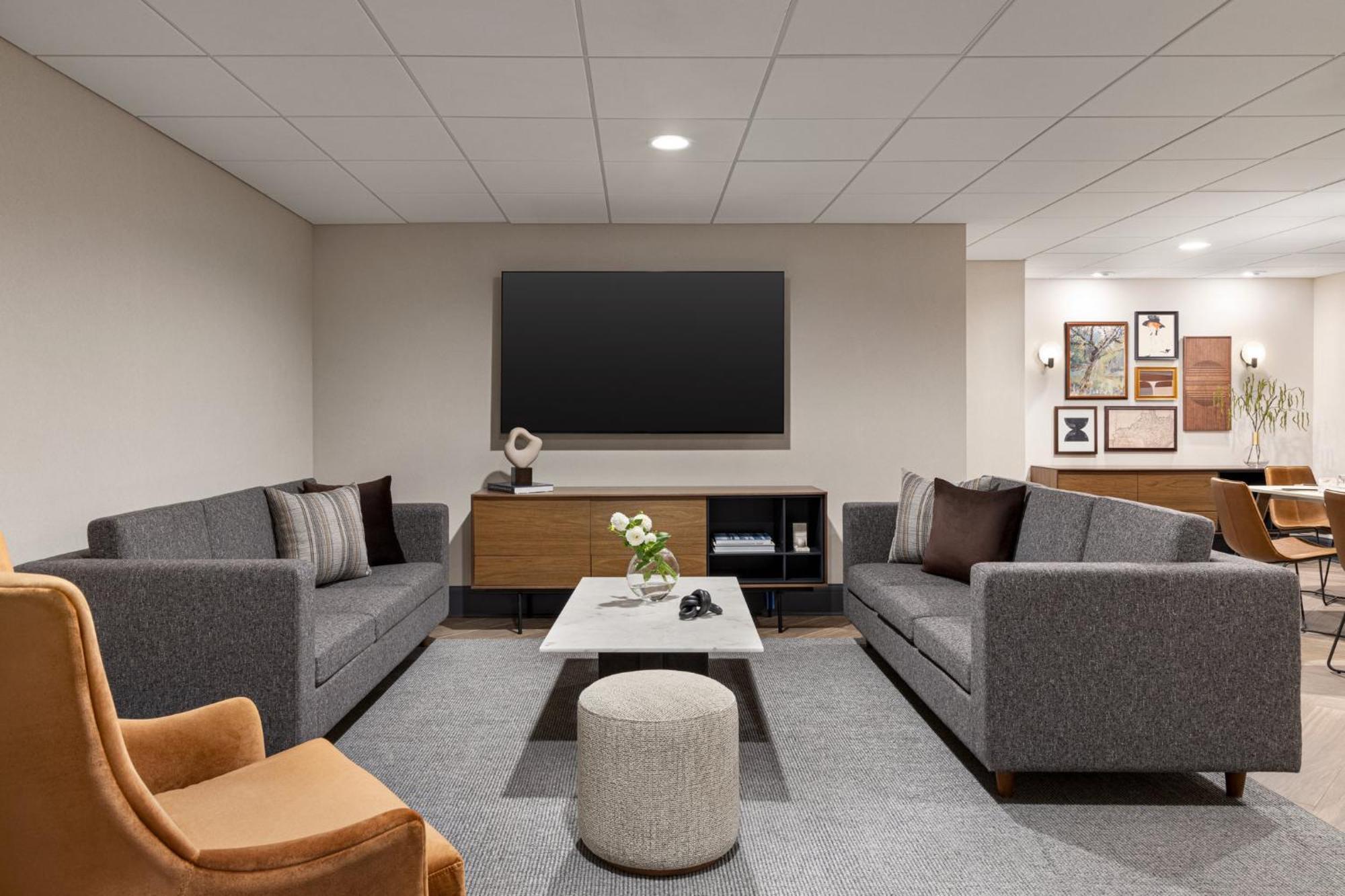 Crowne Plaza Louisville Airport Expo Ctr By Ihg Екстериор снимка
