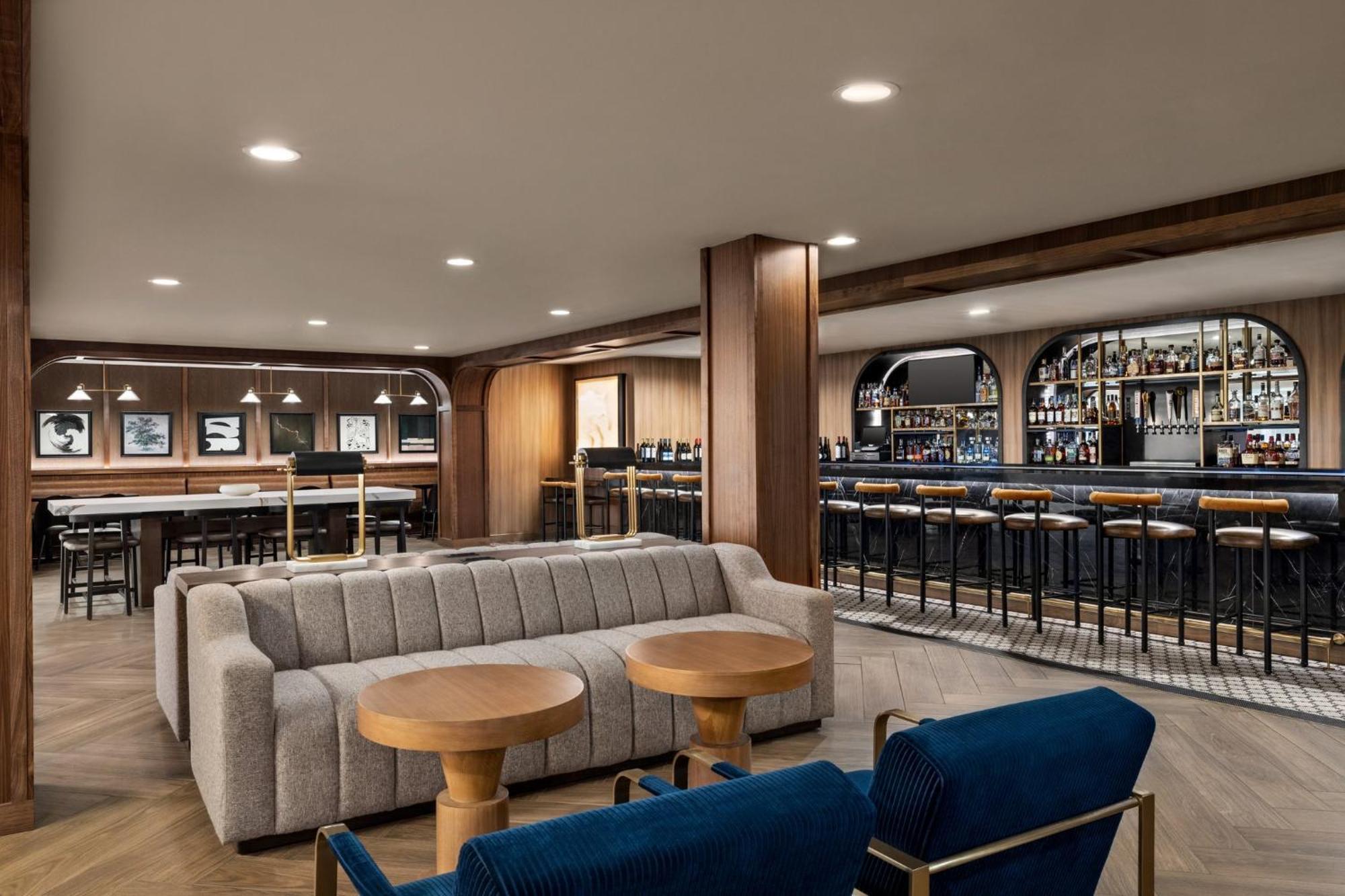 Crowne Plaza Louisville Airport Expo Ctr By Ihg Екстериор снимка