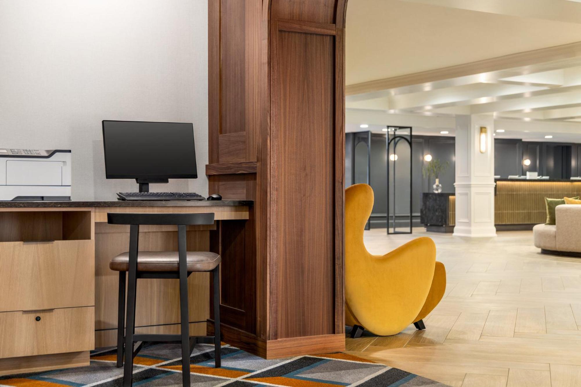 Crowne Plaza Louisville Airport Expo Ctr By Ihg Екстериор снимка