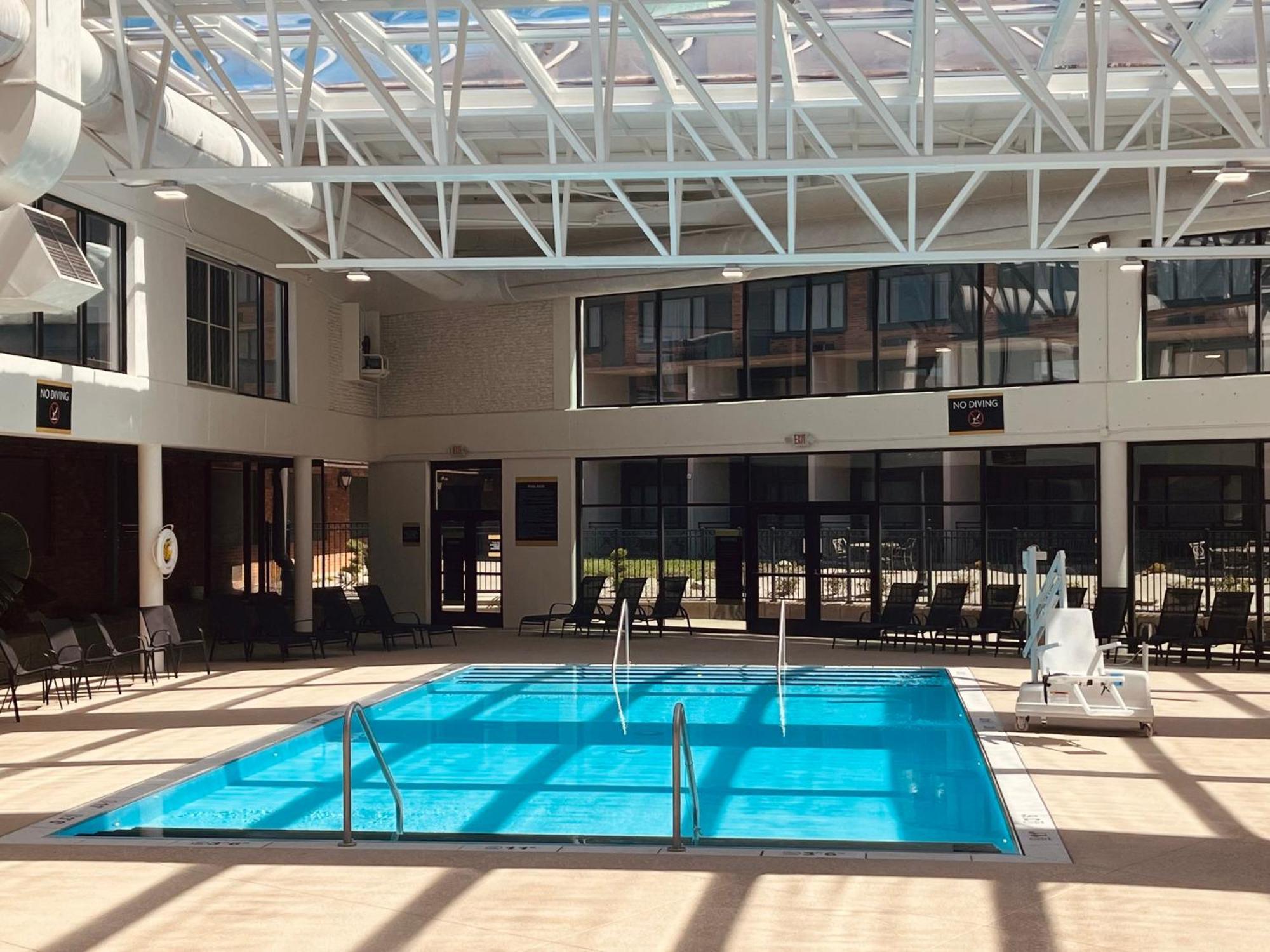 Crowne Plaza Louisville Airport Expo Ctr By Ihg Екстериор снимка